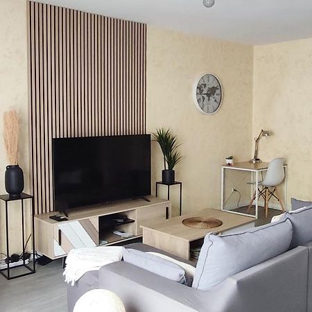 Cosy Appart - Balcon, Parking, Spacieux T2 - Proche Eurexpo Stade Сен-Приест Экстерьер фото